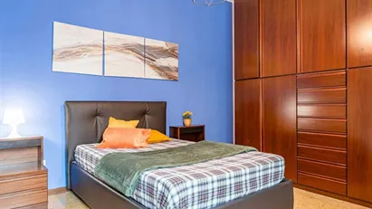 Room for rent in Milano Zona 8 - Fiera, Gallaratese, Quarto Oggiaro, Milan