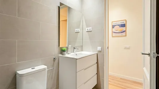 Rooms in Barcelona Eixample - photo 10