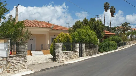 Houses in Messene - photo 1