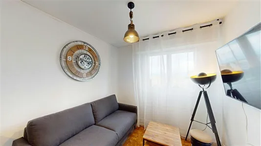 Rooms in Saint-Julien-en-Genevois - photo 5