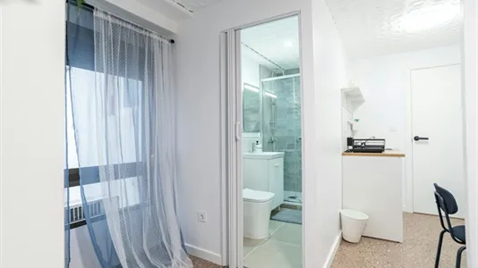 Rooms in Mislata - photo 8