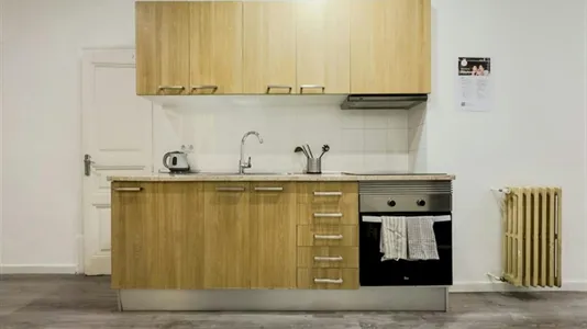 Rooms in Barcelona Eixample - photo 10