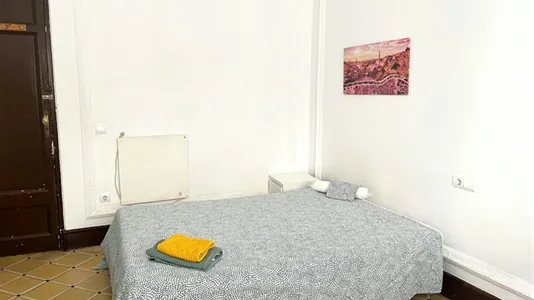 Rooms in Barcelona Ciutat Vella - photo 7