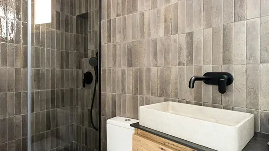 Rooms in Barcelona Eixample - photo 10