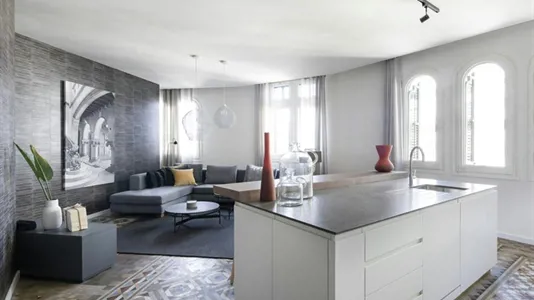 Apartments in Barcelona Eixample - photo 3