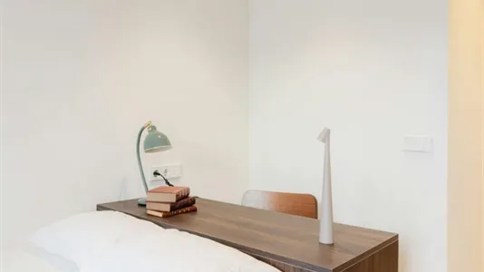 Rooms in Alfara del Patriarca - photo 7