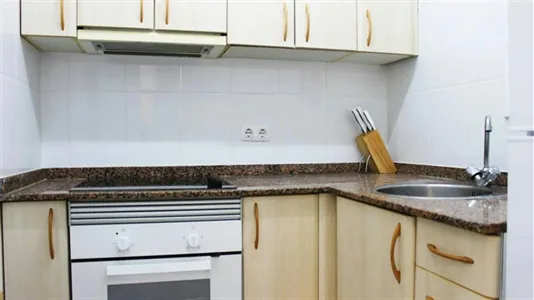 Rooms in Barcelona Ciutat Vella - photo 8