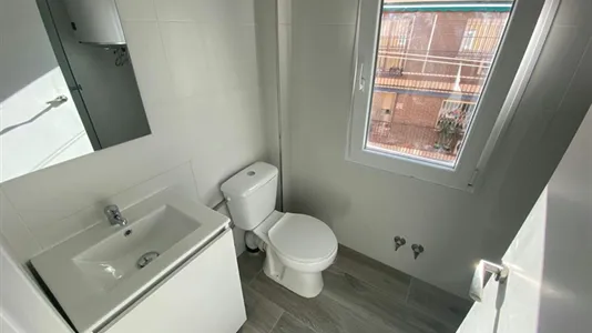 Rooms in Adaro - photo 9