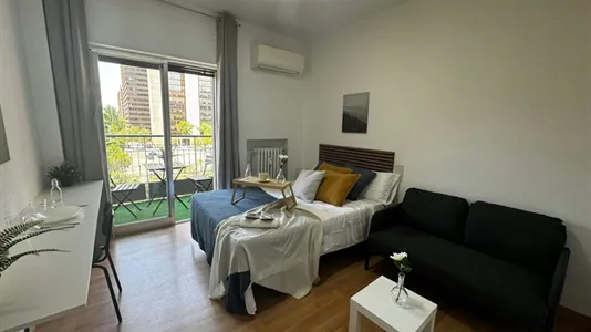 Rooms in Madrid Centro - photo 1
