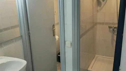 Rooms in Madrid Tetuán - photo 10