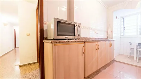 Rooms in Valencia Algirós - photo 8