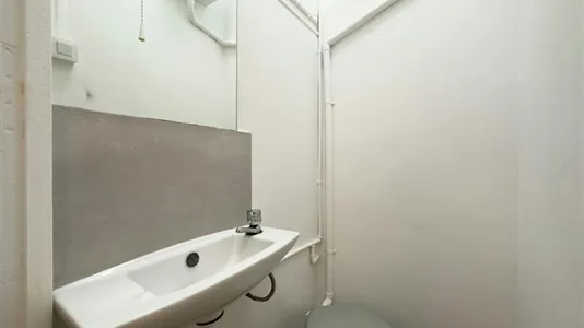 Rooms in Barcelona Ciutat Vella - photo 9