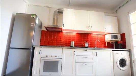 Rooms in Barcelona Ciutat Vella - photo 10