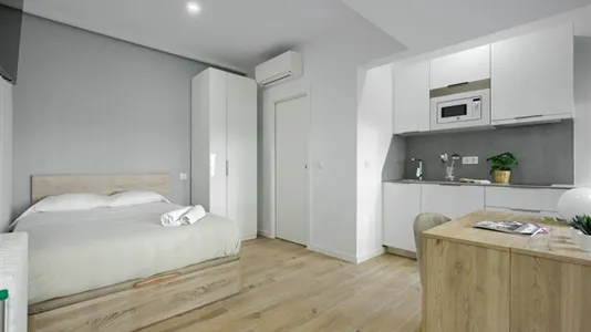 Apartments in Madrid Chamberí - photo 3