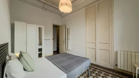 Rooms in Barcelona Eixample - photo 2