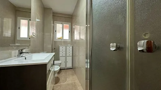 Rooms in Granada - photo 3