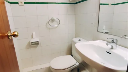 Rooms in Barcelona Ciutat Vella - photo 8