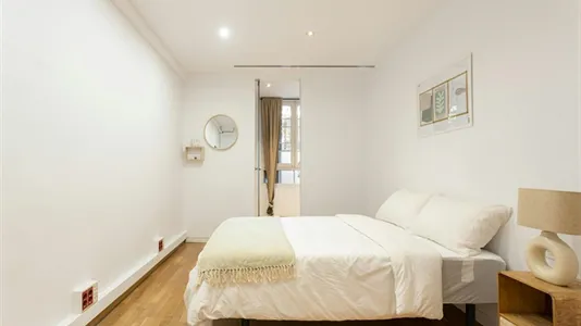 Rooms in Barcelona Eixample - photo 2