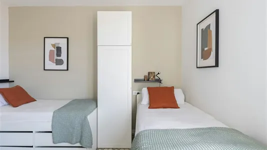 Rooms in Barcelona Eixample - photo 2