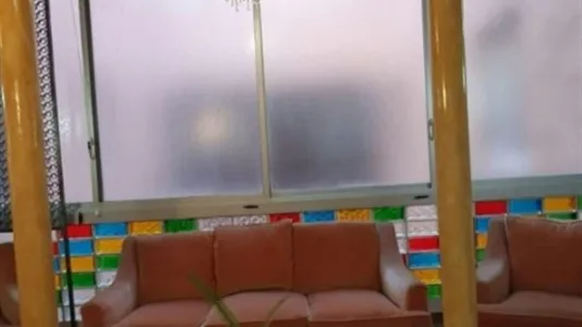 Rooms in Barcelona Ciutat Vella - photo 9