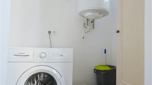 Rooms in Cornellà de Llobregat - photo 8