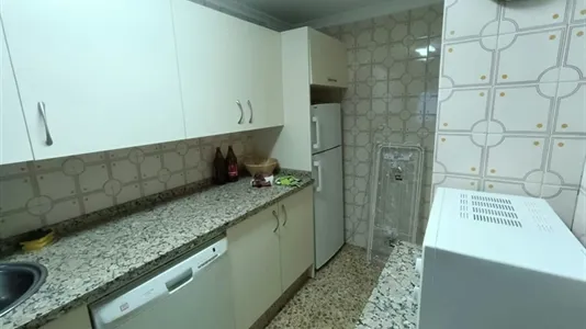 Rooms in Sevilla Casco Antiguo - photo 7