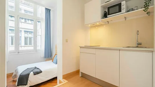 Rooms in Madrid Centro - photo 5