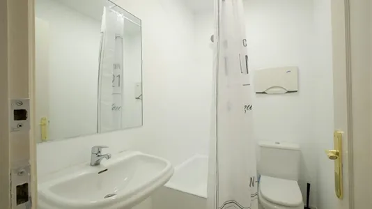 Rooms in Madrid Centro - photo 2