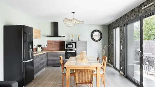 Houses in Toulon - photo 8