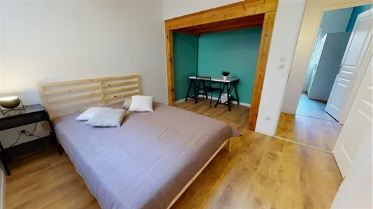 Rooms in Lyon - photo 2