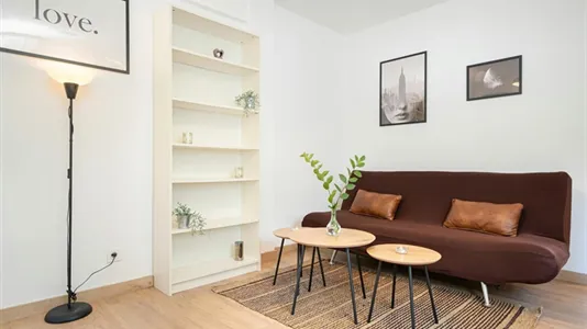 Rooms in Oviedo - photo 9