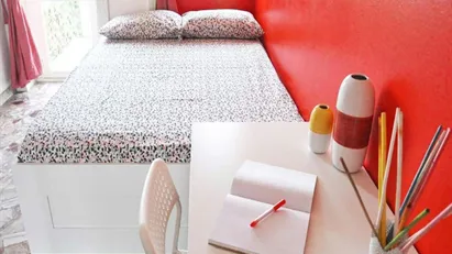 Room for rent in Milano Zona 4 - Vittoria, Forlanini, Milan