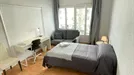 Room for rent, Madrid Retiro, Madrid, &lt;span class=&quot;blurred street&quot; onclick=&quot;ProcessAdRequest(11550640)&quot;&gt;&lt;span class=&quot;hint&quot;&gt;See streetname&lt;/span&gt;[xxxxxxxxxxxxx]&lt;/span&gt;