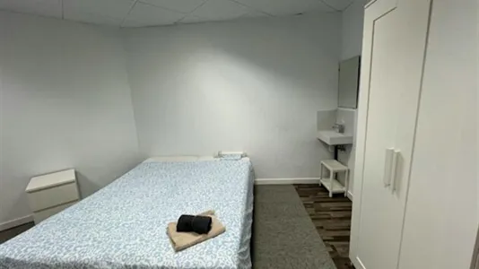 Rooms in Barcelona Eixample - photo 3