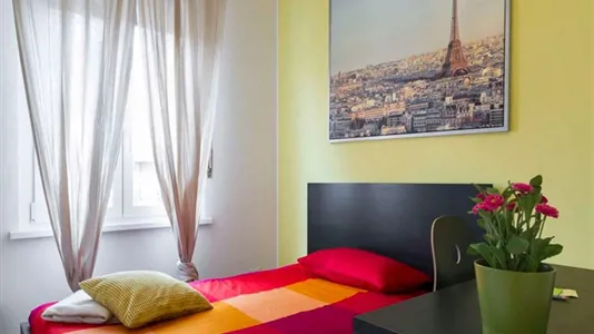 Rooms in Milano Zona 8 - Fiera, Gallaratese, Quarto Oggiaro - photo 1