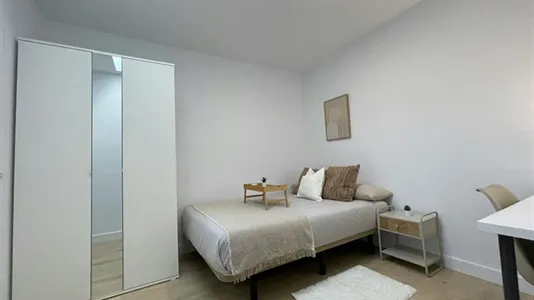 Rooms in El Prat de Llobregat - photo 2