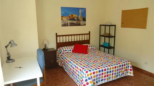 Rooms in Córdoba - photo 2