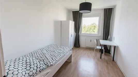 Rooms in Berlin Lichtenberg - photo 1