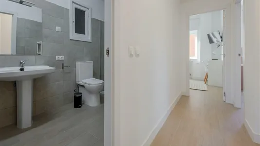 Rooms in Madrid Chamartín - photo 9