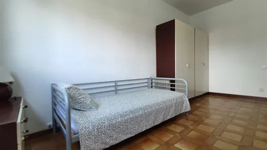 Rooms in Barcelona Sants-Montjuïc - photo 2