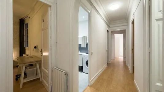 Rooms in Barcelona Ciutat Vella - photo 5