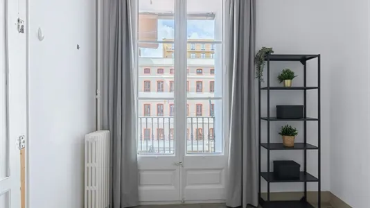 Rooms in Barcelona Eixample - photo 2