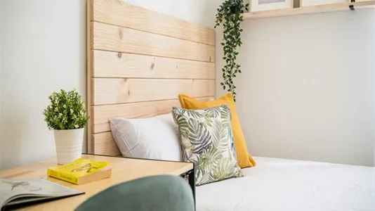 Rooms in Madrid Chamberí - photo 1