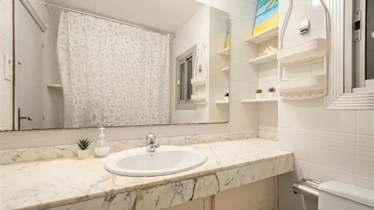 Rooms in Barcelona Eixample - photo 8