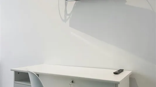 Rooms in Madrid Centro - photo 5