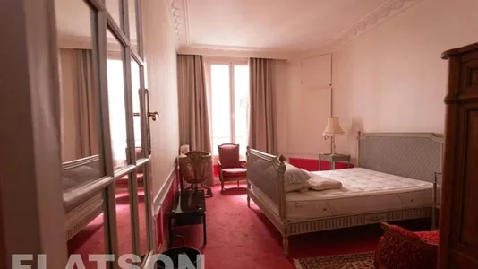 Apartments in Paris 16ème arrondissement (South) - photo 5