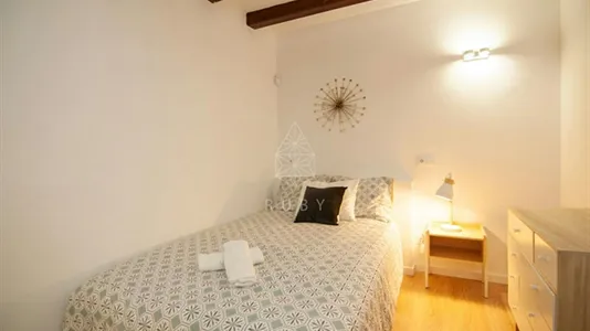 Apartments in Barcelona Ciutat Vella - photo 7