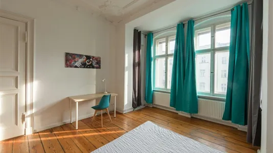 Rooms in Berlin Charlottenburg-Wilmersdorf - photo 2