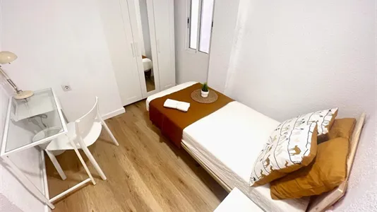 Rooms in Tavernes Blanques - photo 5