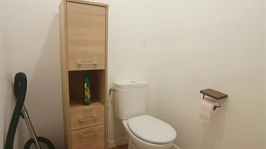 Rooms in Saint-Denis - photo 9